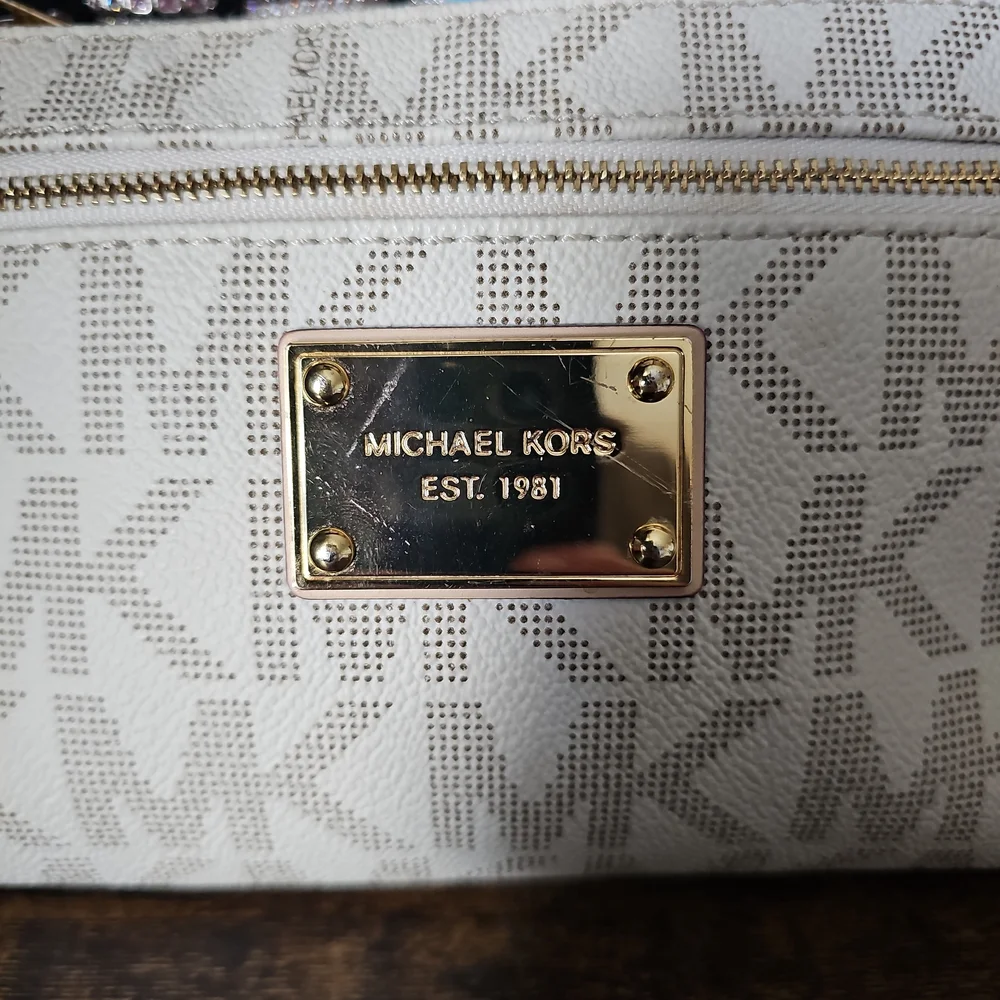 Michael Kors reposhing this